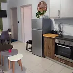 J & M Apartment