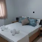 Apartment J & M *